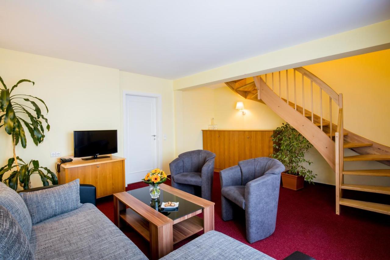 Hotel Hubertusbaude à Waltersdorf  Extérieur photo